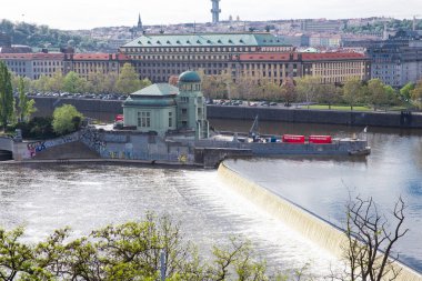 Şehir Prag, Çek Cumhuriyeti. Vltava Nehri ve kilitler, Prag cent
