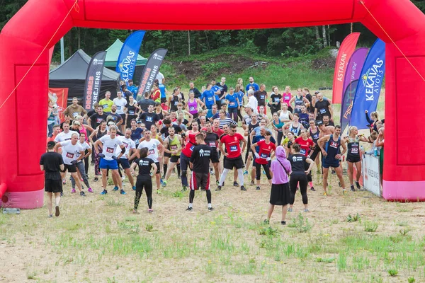 City Ikscile, República de Letonia. Carrera de coraje, la gente estaba comprometida — Foto de Stock