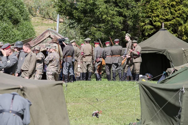 Město Cesis, Lotyšská republika. Století v bitvě o rekonstrukc — Stock fotografie