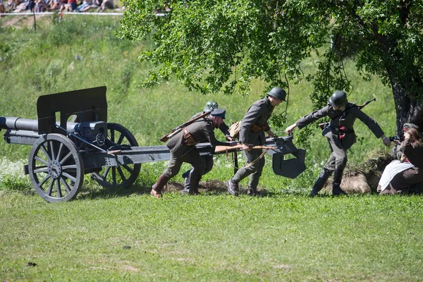 Město Cesis, Lotyšská republika. Století v bitvě o rekonstrukc — Stock fotografie