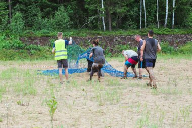Şehir İkscile, Letonya Cumhuriyeti. Cesaret yarışı, insanlar meşgul edildi