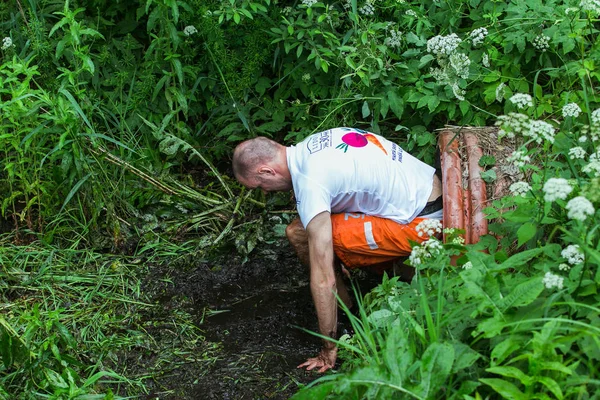 City Ikscile, República de Letonia. Carrera de coraje, la gente estaba comprometida — Foto de Stock