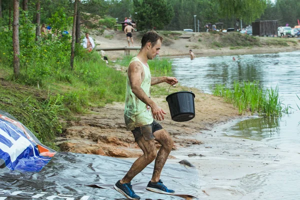 City Ikscile, República de Letonia. Carrera de coraje, la gente estaba comprometida — Foto de Stock