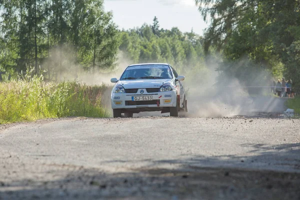 City Cesis, Latvia tasavalta. Urheilukoneet, radan testaus. Sto! — kuvapankkivalokuva