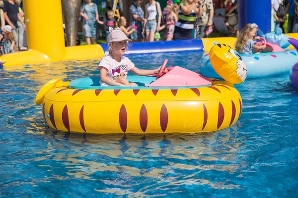 City Riga, Latvian Republic.  Children are swimming in the pool — Stock Photo, Image