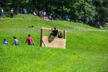 Şehir Cesis, Letonya Cumhuriyeti. Koşmak yarış, insanlar s meşgul edildi