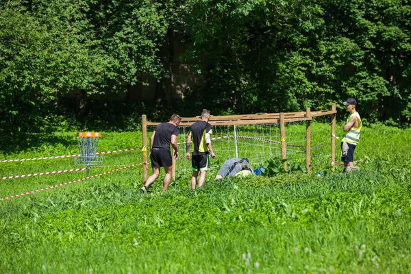 Stad Cesis, Letse Republiek. Run race, mensen waren bezig met s — Stockfoto