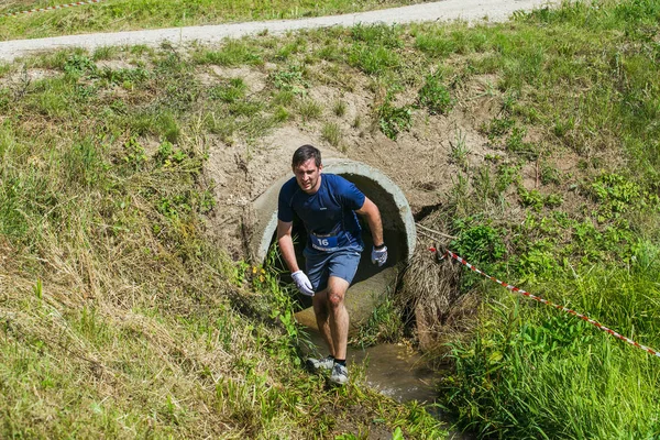 City Cesis, República de Letonia. Carrera carrera, la gente estaba comprometida en s — Foto de Stock