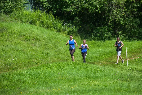 City Cesis, lettiska republiken. Run Race, var människor engagerade i s — Stockfoto