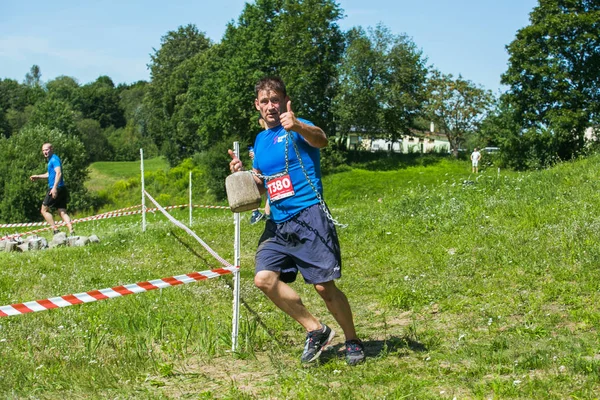 Stad Cesis, Letse Republiek. Run race, mensen waren bezig met s — Stockfoto