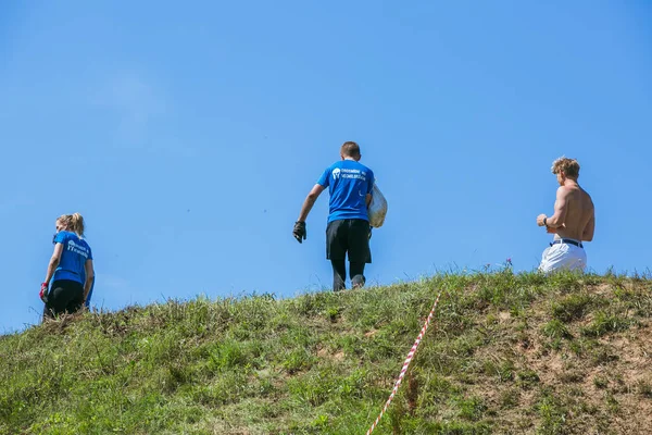 City Cesis, República de Letonia. Carrera carrera, la gente estaba comprometida en s — Foto de Stock