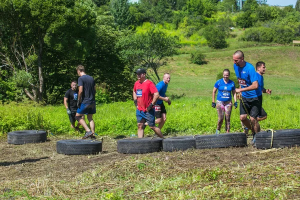 City Cesis, República de Letonia. Carrera carrera, la gente estaba comprometida en s — Foto de Stock