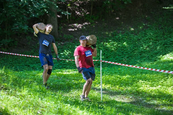 Stad Cesis, Letse Republiek. Run race, mensen waren bezig met s — Stockfoto