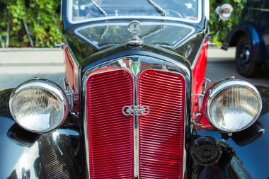 Şehir Riga, Letonya cumhuriyeti. Retro araba partisi. T oldtimer araba