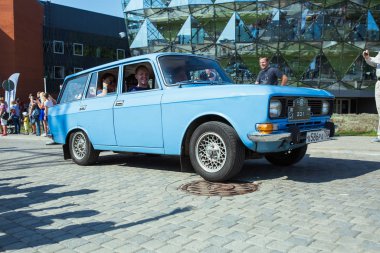 Şehir Riga, Letonya cumhuriyeti. Retro araba partisi. T oldtimer araba