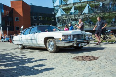 Şehir Riga, Letonya cumhuriyeti. Retro araba partisi. T oldtimer araba