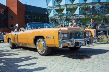 Şehir Riga, Letonya cumhuriyeti. Retro araba partisi. T oldtimer araba