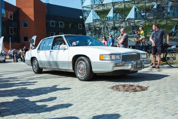 City Riga, Latvian republic. Retro car party. Oldtimer cars at t — Stock Photo, Image