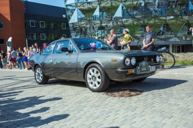 Şehir Riga, Letonya cumhuriyeti. Retro araba partisi. T oldtimer araba
