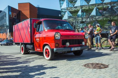 Şehir Riga, Letonya cumhuriyeti. Retro araba partisi. T oldtimer araba