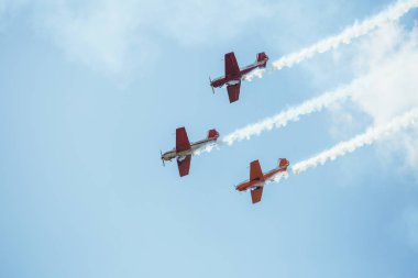 Şehir Riga, Letonya cumhuriyeti. Şehir festivali onuruna Avio gösterisi