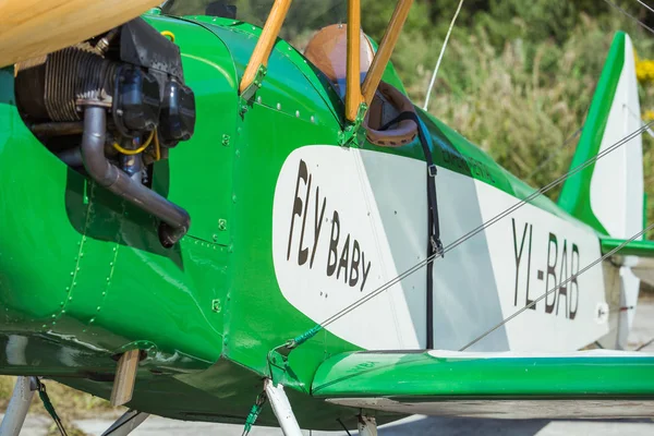 Město Riga, Lotyšská republika. Avio show na počest městského fetu — Stock fotografie