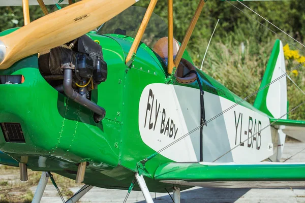 Staden Riga, lettiska republiken. Avio Visa för att hedra staden fest — Stockfoto