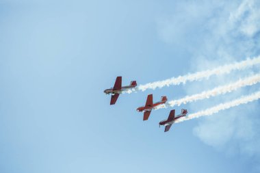 Şehir Riga, Letonya cumhuriyeti. Şehir festivali onuruna Avio gösterisi