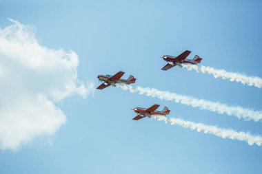 Şehir Riga, Letonya cumhuriyeti. Şehir festivali onuruna Avio gösterisi