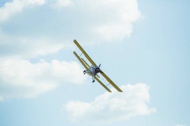 Şehir Riga, Letonya cumhuriyeti. Şehir festivali onuruna Avio gösterisi