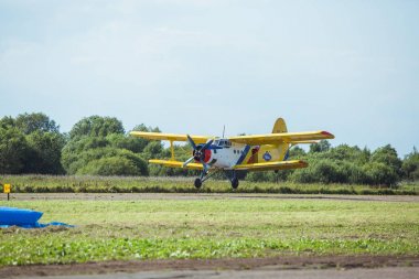 Şehir Riga, Letonya cumhuriyeti. Şehir festivali onuruna Avio gösterisi
