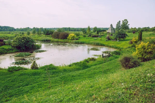 City Brukna, Latvia Republic. Lake and park with green zone. Sep — Stock Photo, Image