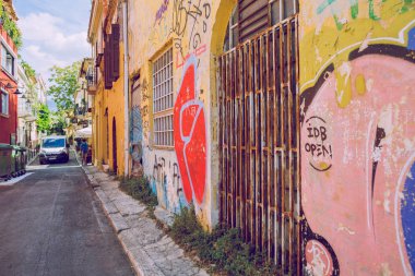 Atina Şehri, Yunan Cumhuriyeti. Wal grafiti ile Binalar