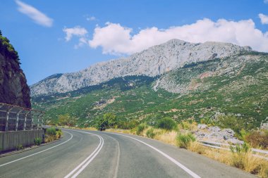Yunan Cumhuriyeti. Yol ve dağlar, çimenler ve ağaçlar. 13. Eylül 201