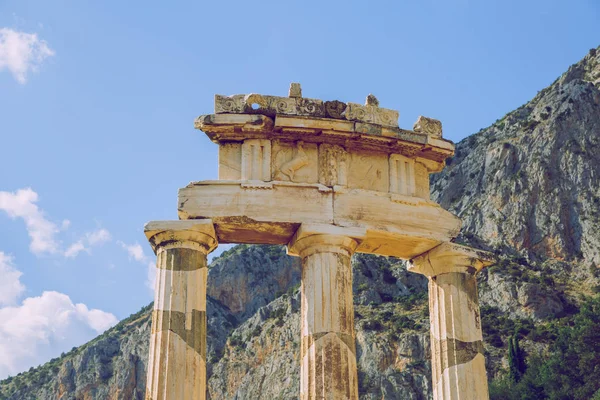 City Delphi. República Griega. Ruinas y columnas griegas antiguas — Foto de Stock