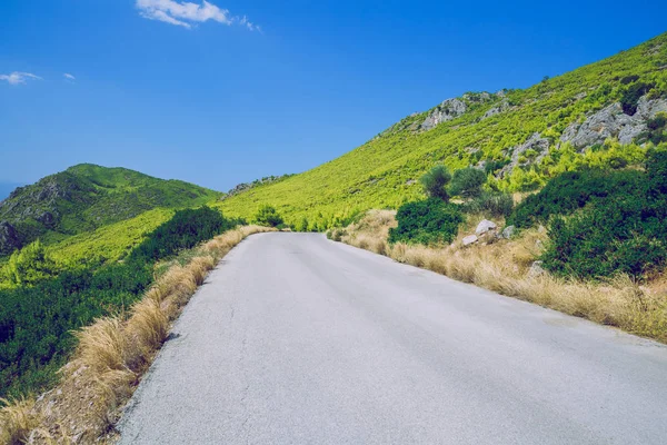 City Delphi. Grekiska republiken. Natur och berg på en solig Summa — Stockfoto