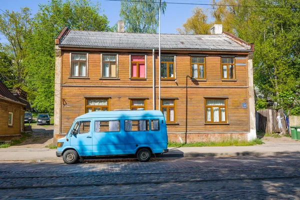 City Riga Latvia Street Old Passenger Mini Bus Wooden Building — Stock Photo, Image
