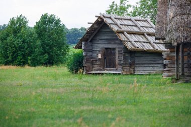 Riga Şehri, Letonya. Açık hava müzesi ve eski ahşap bina. 05.07.2020