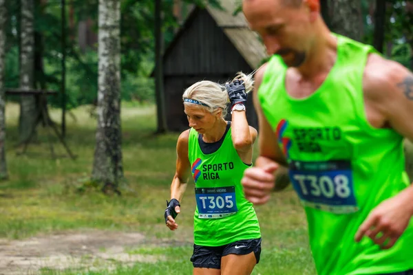 Ciudad Riga Letonia Carrera Carrera Gente Dedicaba Actividades Deportivas Superar — Foto de Stock