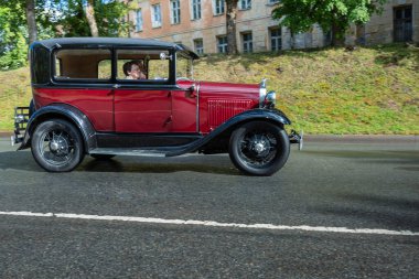 Cesis şehri, Letonya. Tarihi araçların gezisi. Eski tarihi arabalar. 25.07.2020