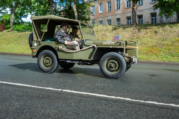 ラトビアの都市セシス 歴史的な車の旅 古い歴史的な車 2020 — ストック写真