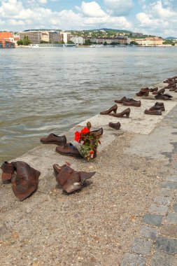 Budapeşte, Macaristan - 2 Haziran 2019: Danube Embankment Ayakkabıları - Soykırım Anıtı