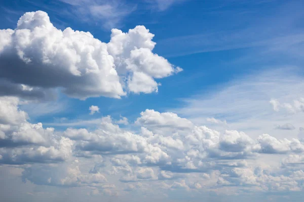 Céu Azul Nuvens Foco Suave — Fotografia de Stock