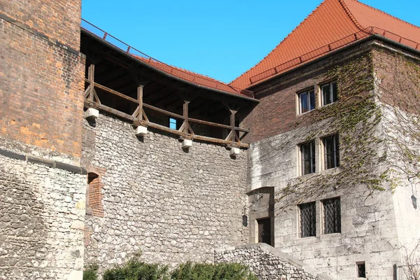 Krakov Polsko Dubna 2012 Fragment Hradby Věže Hradu Wawel — Stock fotografie