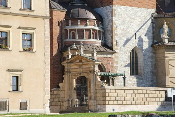 Krakow Polonia Abril 2012 Esta Puerta Sur Catedral Los Santos —  Fotos de Stock