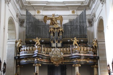 Krakow, Polonya - 29 Nisan 2012: Organ Aziz Peter Kilisesi ve Barok tarzı Paul bu.