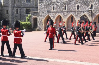 Windsor, Büyük Britanya - 19 Mayıs 2014: Bu Royal Guard Windsor Sarayı, muhafız değişen tören..