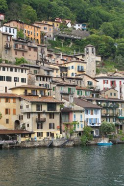 Lugano, İsviçre - 12 Mayıs 2018: Bu Monte Bre Dağı'nın sarp yamaçlarda kentsel bir banliyösü olan Gandria gelişiminin bir parçası olan.