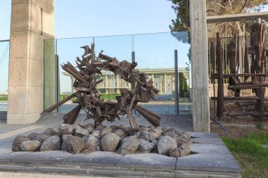 Jerusalem, İsrail - 24 Eylül 2017: Knesset önce düşmüş asker Memorial'a olduğunu.