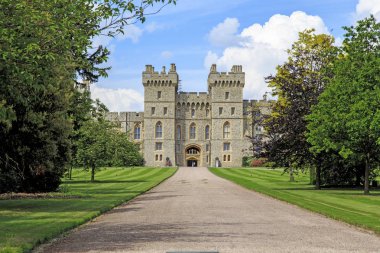 Windsor. Büyük Brirain - 19 Nisan 2014: Güney kanat Windsor Castle Long Walk tarafındaki cephe bu.